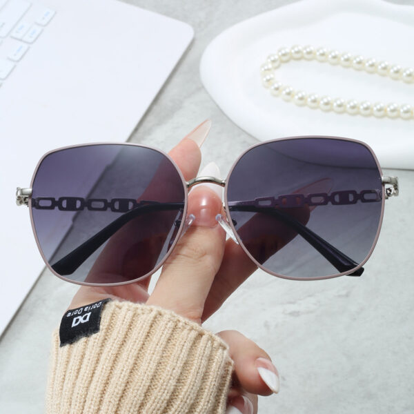 2025 Fashion Metal Women Men Sun Glasses UV400 Protection Unisex Oversized Square Frames Shades Luxury Designer Metal Sunglasses - Image 3