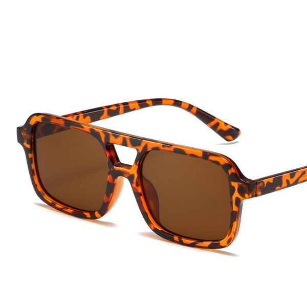 2025 New Arrival Top Seller Trending  Fashionable Sun Glasses Custom Logo  Vintage Square UV400 Fashion Sunglasses Women - Image 4